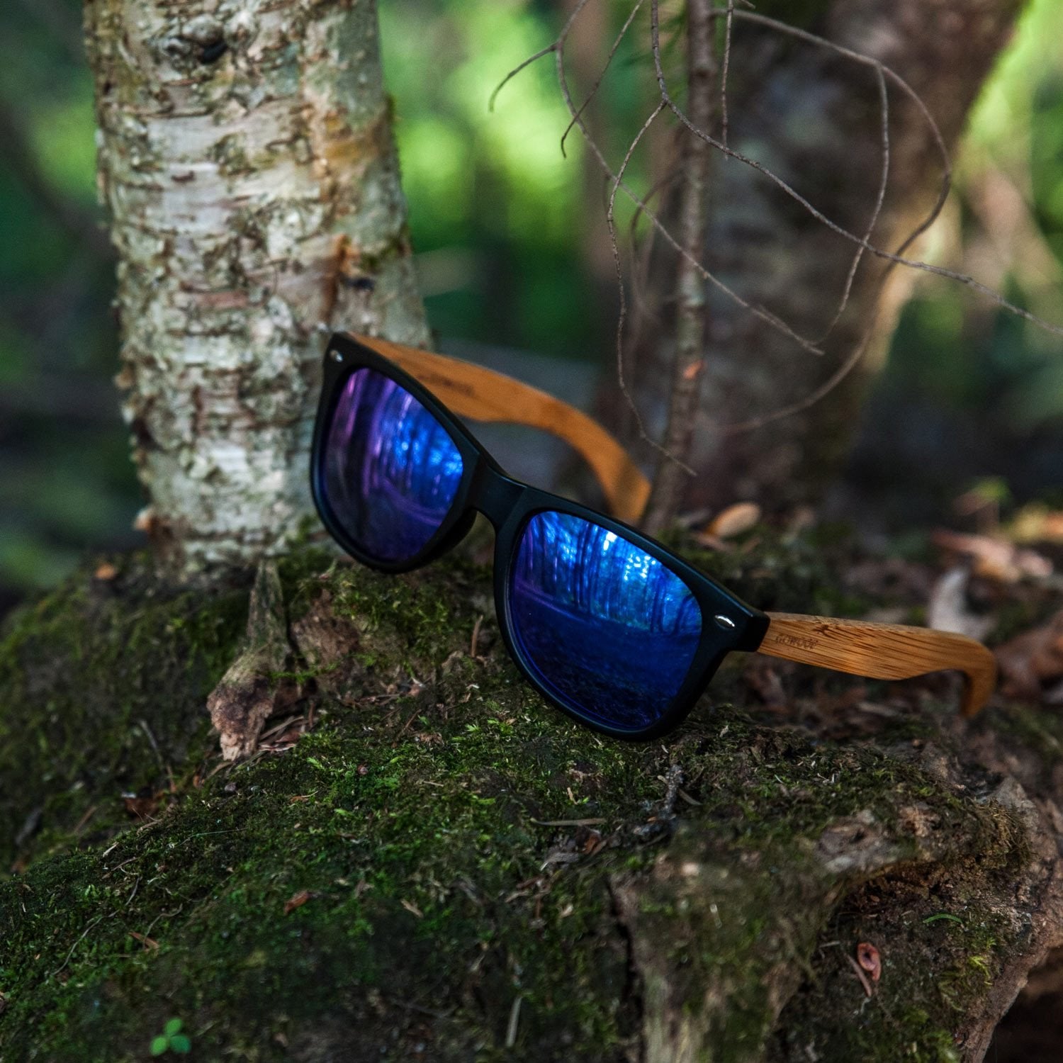 Bamboo wood classic style sunglasses with blue mirrored polarized lenses - SAKLIC